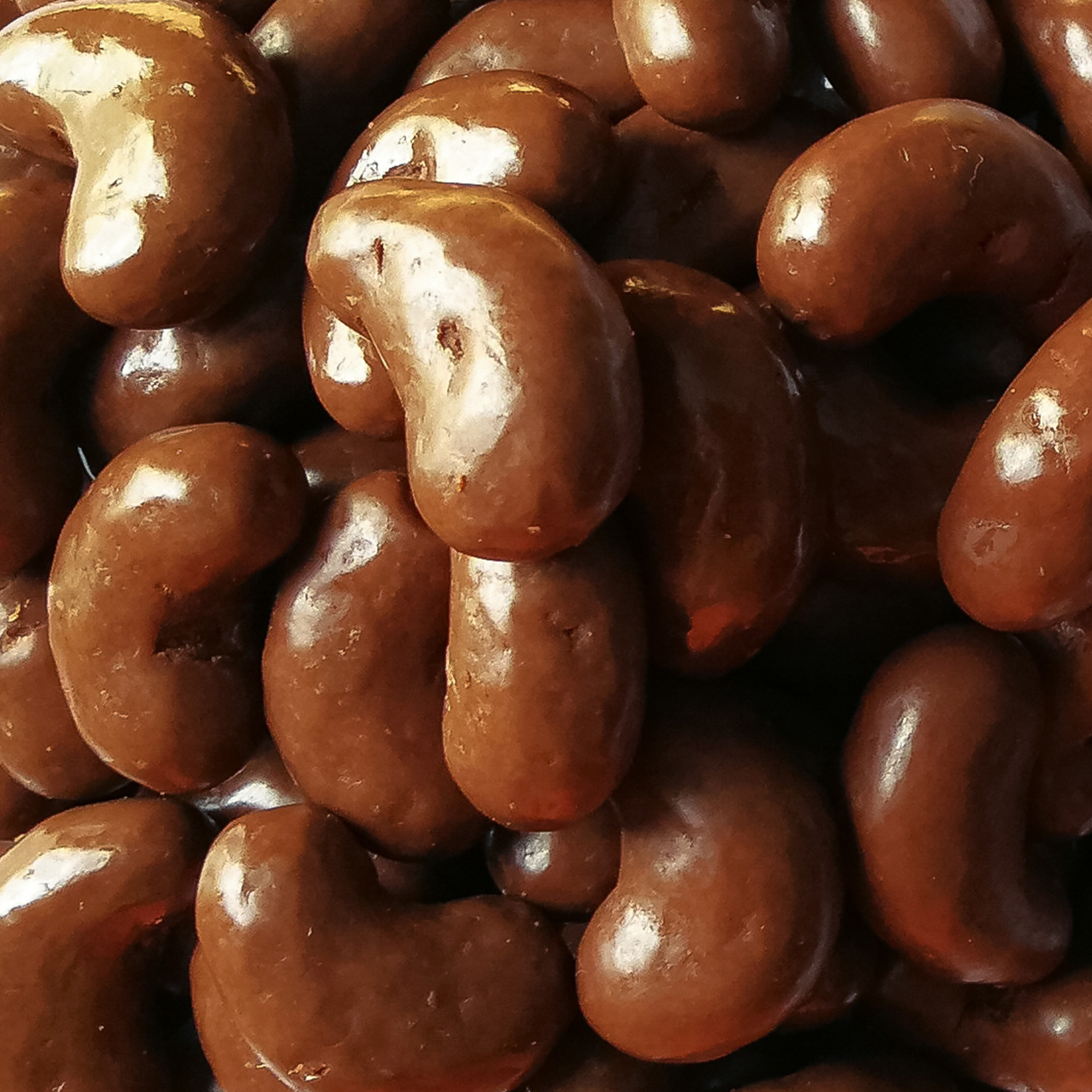 Milk Chocolate Coated Peanuts & Raisins
