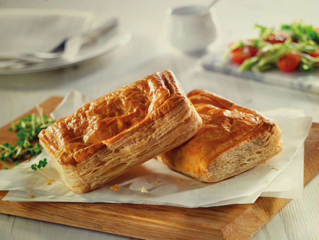 Wrights Unbaked Cheese & Onion Pasty